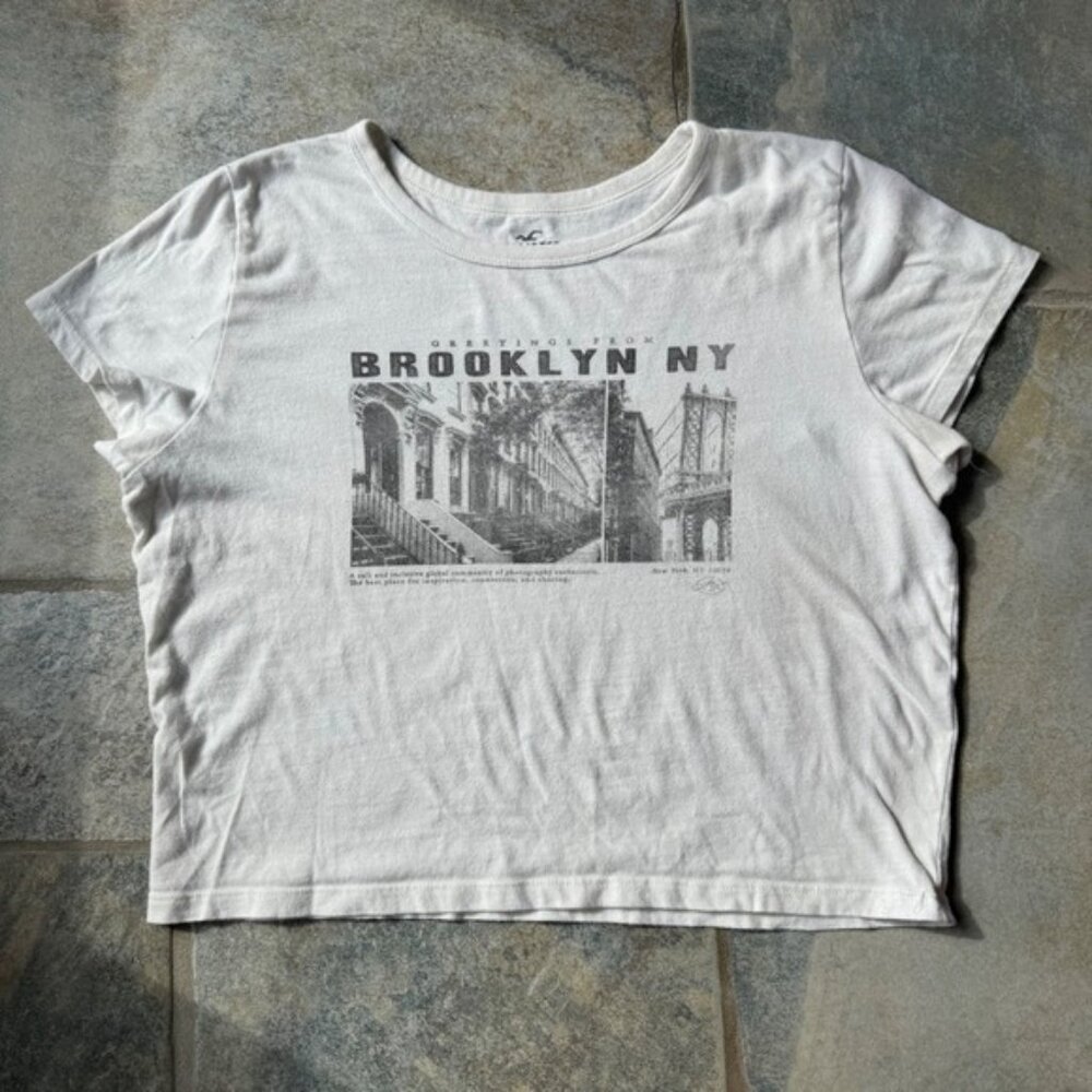 Hollister Large White Brooklyn NY Graphic Crop Top Tee Urban Streetwear Style